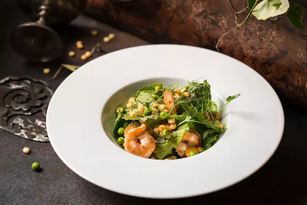 Una ensalada en el restaurante Barán-Rapán Una ensalada en el restaurante Barán-Rapán - Sputnik Mundo