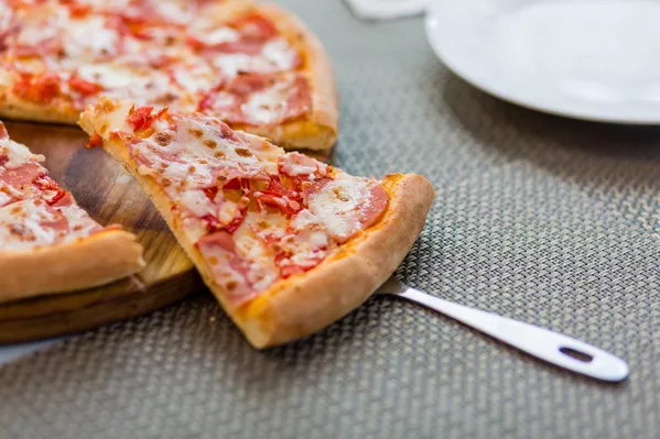 Una pizza en el restaurante Sicilia Una pizza en el restaurante Sicilia - Sputnik Mundo