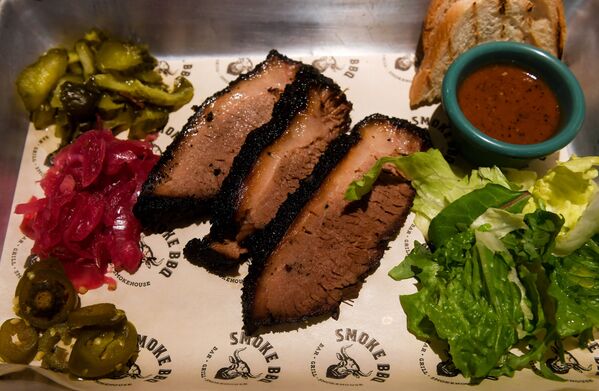 Brisket de Tejas, la especialidad de la casa de Smoke BBQ - Sputnik Mundo