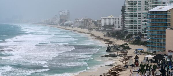 Paso de la tormenta Alberto en Cancún, México - Sputnik Mundo