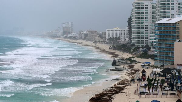 Paso de la tormenta Alberto en Cancún, México - Sputnik Mundo