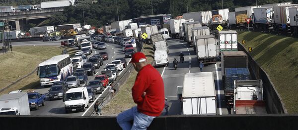 Huelga de camioneros en Brasil Huelga de camioneros en Brasil - Sputnik Mundo