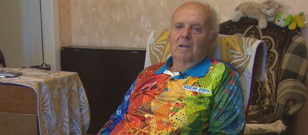 Nikolái Stepin, voluntario de 80 años - Sputnik Mundo