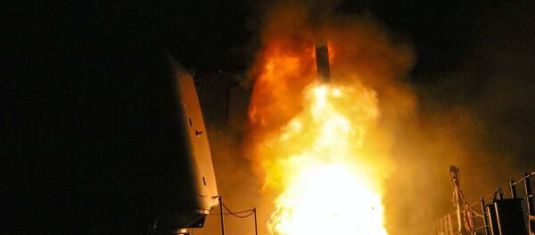 Lanzamiento de un misil estadounidense Tomahawk contra Siria (archivo) - Sputnik Mundo