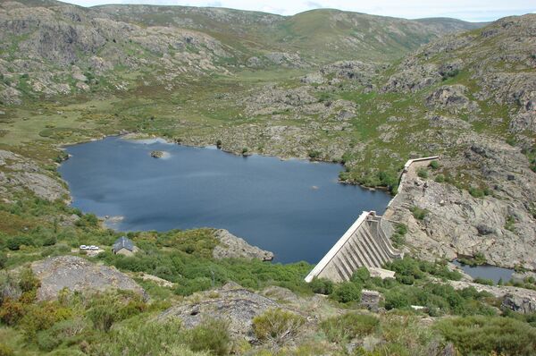 Embalse de Vega de Tera (Presa Rota), España - Sputnik Mundo