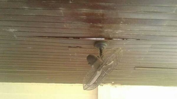 Degradación edilicia en una escuela del Estado de Pará, Brasil. - Sputnik Mundo