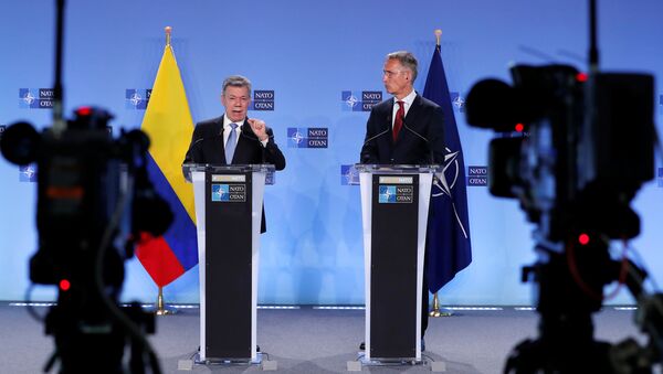 Juan Manuel Santos, presidente de Colombia, y Jens Stoltenberg, secretario general de la OTAN - Sputnik Mundo