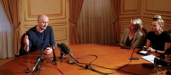 Arkadi Bábchenko, periodista ruso - Sputnik Mundo