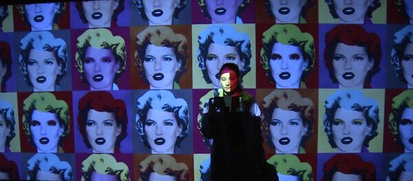 Exponen en Moscú las obras del misterioso artista de grafiti Banksy Exponen en Moscú las obras del misterioso artista de grafiti Banksy - Sputnik Mundo