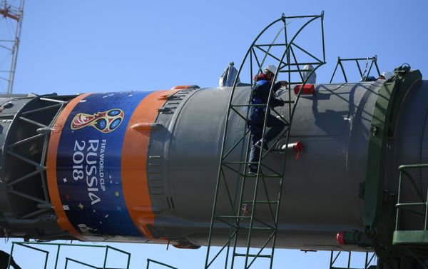 El cohete Soyuz-FG con la imagen del Mundial El cohete Soyuz-FG con la imagen del Mundial - Sputnik Mundo