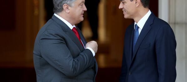 Reunión entre presidente de Ucrania, Petró Poroshenko, y el nuevo presidente del Gobierno español, Pedro Sánchez - Sputnik Mundo