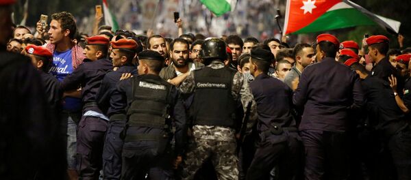 Protestas masivas en Jordania - Sputnik Mundo