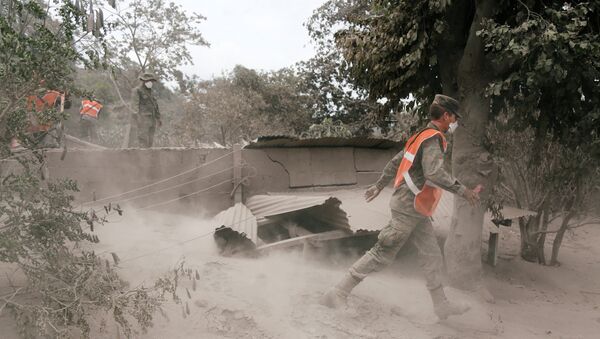 as consecuencias de la erupción del volcán de Fuego en San Juan Alotenango, Guatemala - Sputnik Mundo