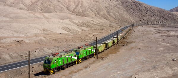 Tren de SQM llegando a Barriles, Chile - Sputnik Mundo