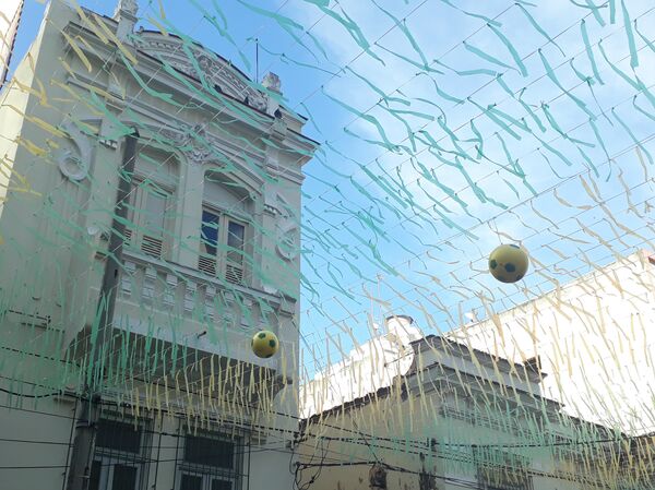 La calle Benjamin Constant, en el barrio de Glória, Río de Janeiro La calle Benjamin Constant, en el barrio de Glória, Río de Janeiro - Sputnik Mundo