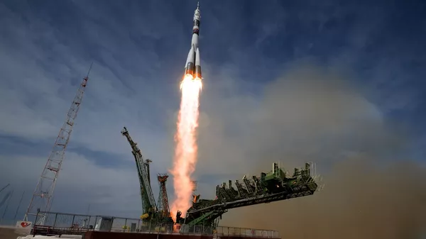Lanzamiento del cohete Soyuz en el cosmódromo Baikonur (archivo) - Sputnik Mundo