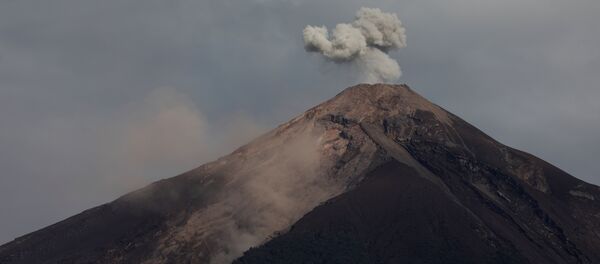 El volcán de Fuego en Guatemala - Sputnik Mundo