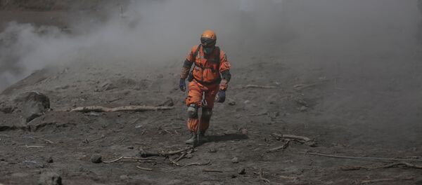Las consequencias de la erupción del volcán de Fuego en Guatemala - Sputnik Mundo