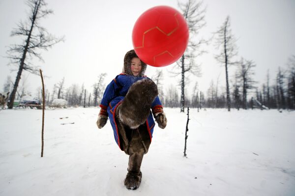 El espíritu del Mundial en el Extremo Norte de Rusia - Sputnik Mundo