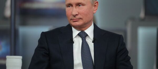 La 16 'Línea directa' con Vladímir Putin - Sputnik Mundo