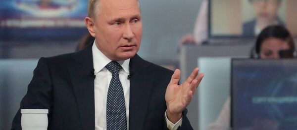 La 16 'Línea directa' con Vladímir Putin - Sputnik Mundo