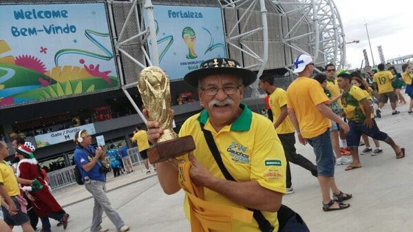 Clovis Fernandes, el Gaúcho da Copa, hincha mítico de la selección brasileña Clovis Fernandes, el Gaúcho da Copa, hincha mítico de la selección brasileña - Sputnik Mundo