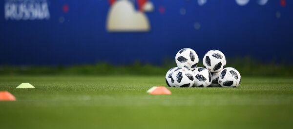 Pelotas de fútbol - Sputnik Mundo