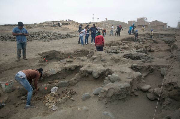 El sacrificio de niños más grande: nuevos hallazgos arqueológicos de la cultura Chimú en Perú - Sputnik Mundo