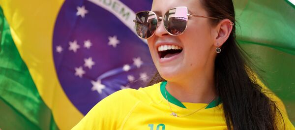 Una hincha brasileña - Sputnik Mundo