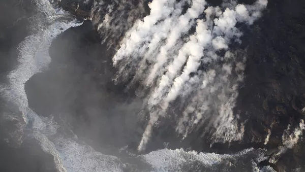 La lava del volcán Kilauea en Hawái - Sputnik Mundo