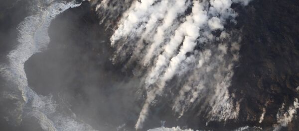 La lava del volcán Kilauea en Hawái - Sputnik Mundo