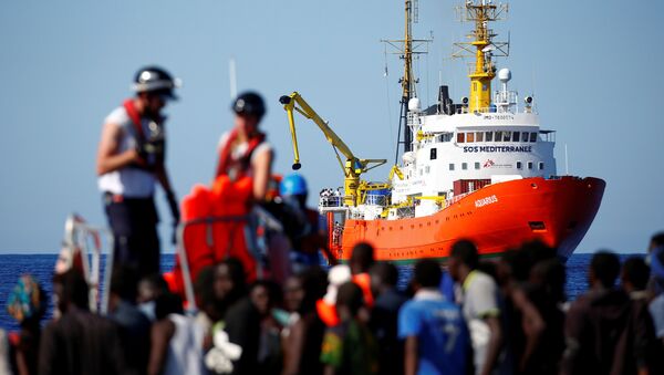 El barco de rescate Aquarius - Sputnik Mundo