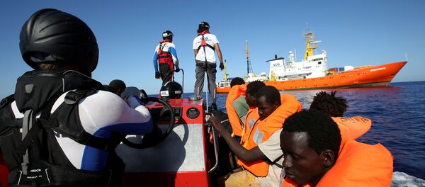 El barco de rescate Aquarius - Sputnik Mundo