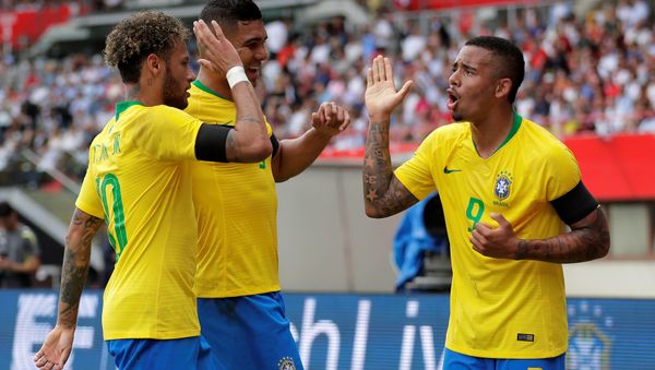 Unos miembros de la selección brasileña de fútbol Unos miembros de la selección brasileña de fútbol - Sputnik Mundo