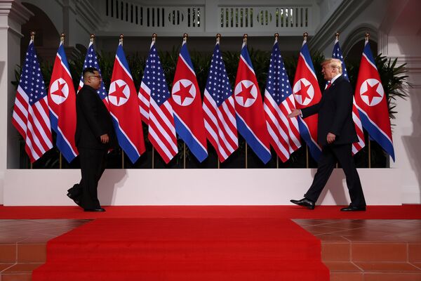 Los momentos más memorables de la histórica cumbre entre Trump y Kim - Sputnik Mundo