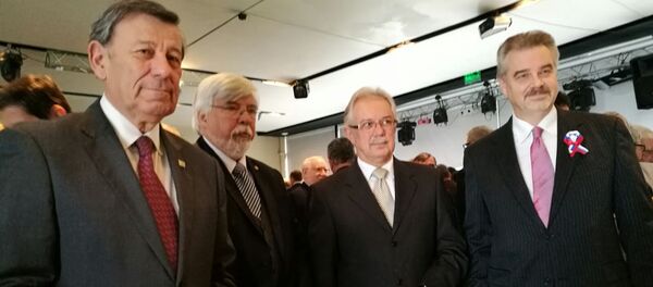 El canciller de Uruguay, Rodolfo Nin Novoa; el ministro del Interior de Uruguay, Eduardo Bonomi; el ministro de Defensa de Uruguay, Jorge Menéndez; y el embajador de Rusia en Uruguay, Nikolay Sofinskiy, en la recepción por el Día de Rusia en Montevideo. - Sputnik Mundo