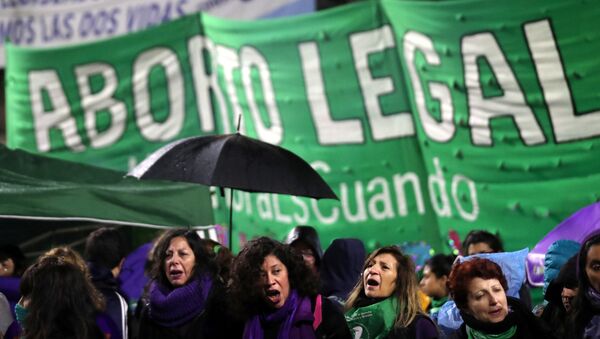 Manifestación a favor del aborto en Argentina - Sputnik Mundo