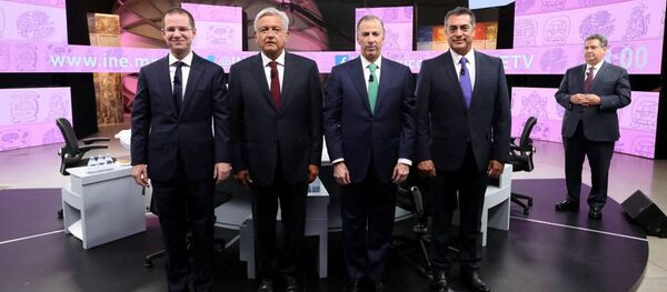 Ricardo Anaya, Andrés Manuel López Obrador, José Antonio Meade y Jaime Rodríguez durante el tercer y último debate - Sputnik Mundo
