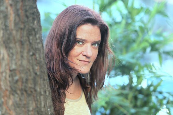 Florencia Abbate, escritora argentina a favor del aborto legal, seguro y gratuito. - Sputnik Mundo