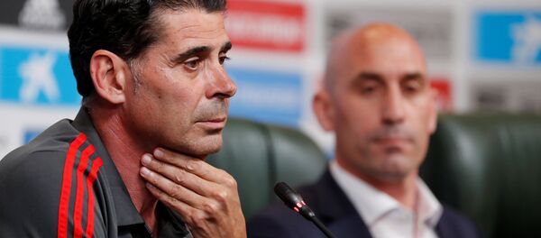 Fernando Hierro, entrenador de la selección española de fútbol - Sputnik Mundo