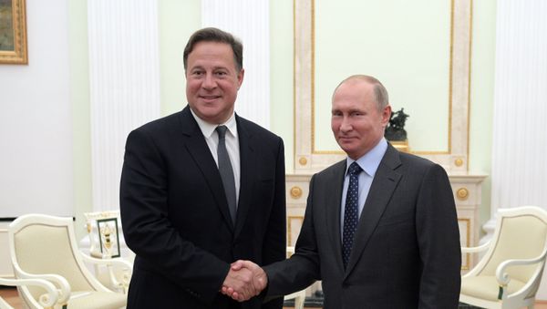 El presidente de Panamá, Juan Carlos Varela y su homólogo ruso, Vladímir Putin El presidente de Panamá, Juan Carlos Varela y su homólogo ruso, Vladímir Putin - Sputnik Mundo