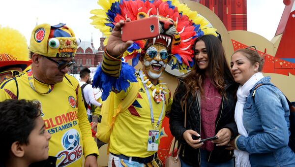 Hinchas colombianos en Moscú - Sputnik Mundo