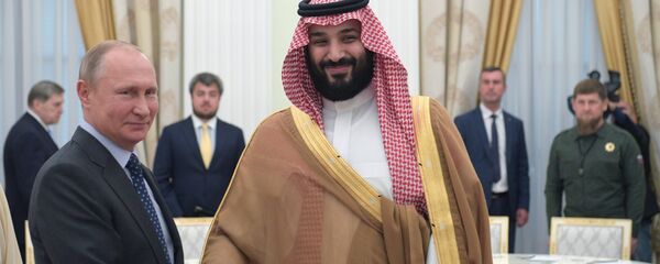 El presidente de Rusia, Vladímir Putin y el rey saudí Salman bin Abdulaziz Saud - Sputnik Mundo