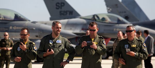 Los militares de la OTAN en la base militar en Sicilia, Italia - Sputnik Mundo