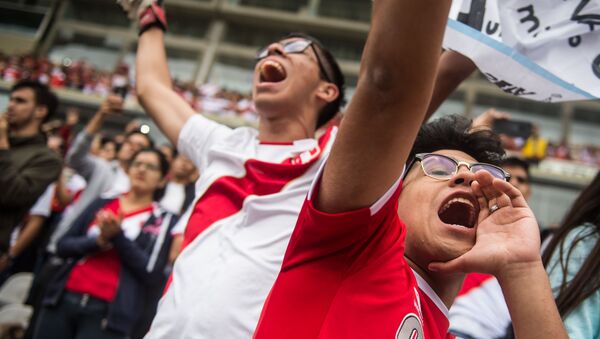 Hinchas peruanos - Sputnik Mundo
