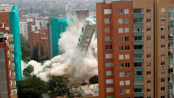 Demolición del edificio en Medellín Demolición del edificio en Medellín - Sputnik Mundo