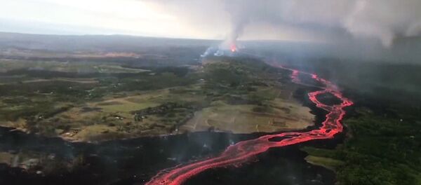 El volcán Kilauea continúa causando destrozos en Hawái tras 40 días de erupción - Sputnik Mundo