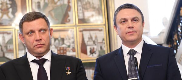 Líder de la autoproclamada República Popular de Donetsk, Alexandr Zajárchenko, y jefe en funciones de la autoproclamada República Popular de Lugansk, Leonid Pásechnik - Sputnik Mundo