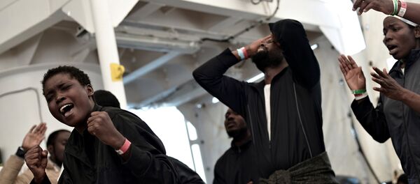 Los migrantes de la flotilla Aquarius - Sputnik Mundo