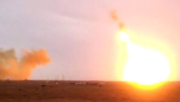 Un lanzamiento del Glonass-M, imagen referencial - Sputnik Mundo